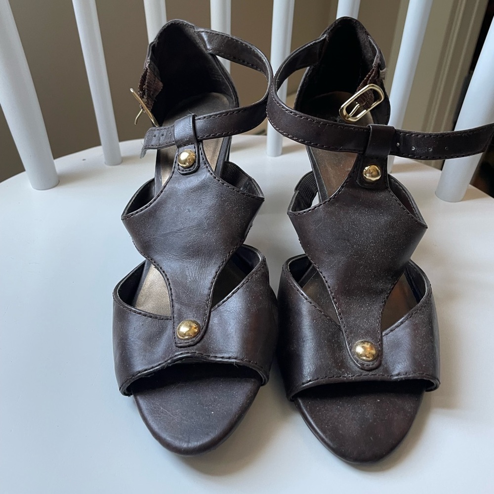 Brown size 7 shoes